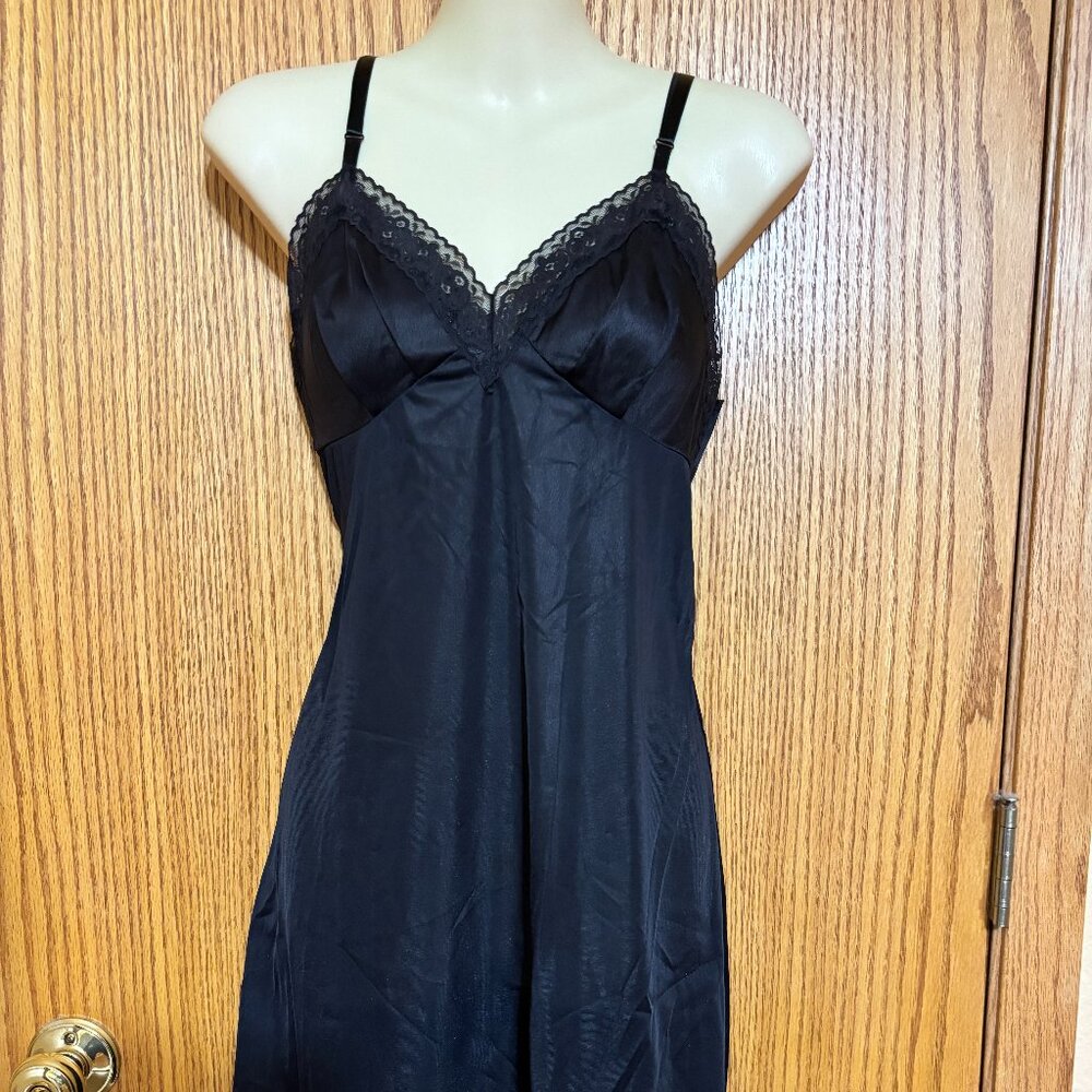 (Donating to Goodwill) Vanity Fair long slip Black with Lace Size 22 (34") NWOT